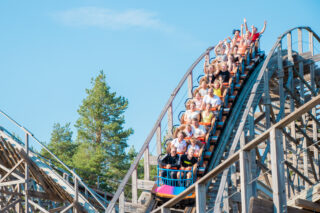 Puuvuoristorata Thunderbird on PowerParkin suosituin laite ja yksi maailman arvostetuimmista puuvuoristoradoista.